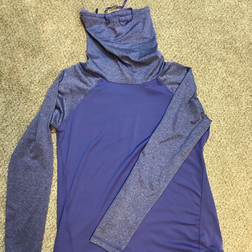 Scoop-neck dry fit